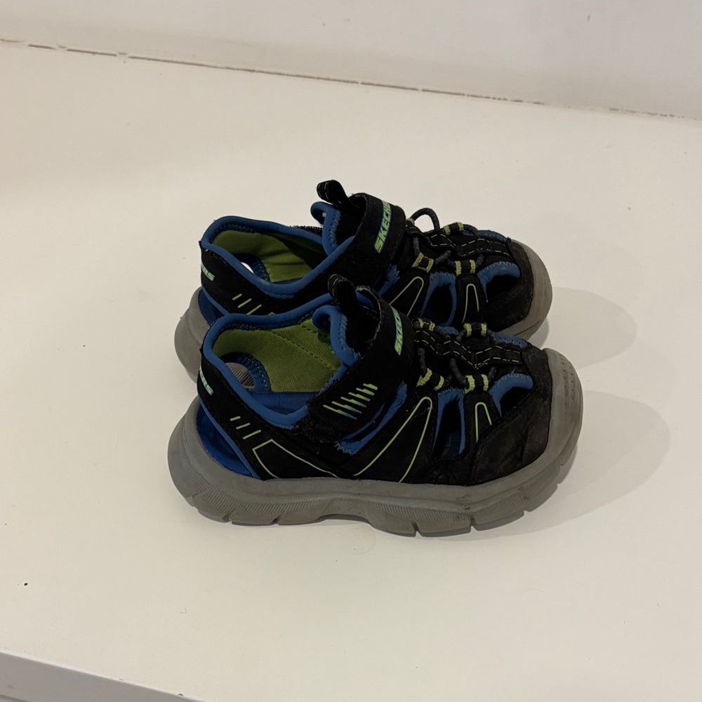 Sketchers kids sandals